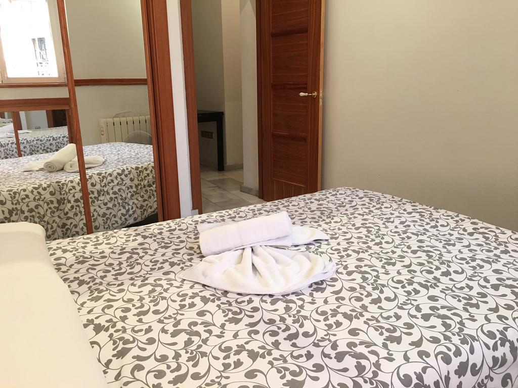 Apartamentos Good Stay Prado Madrid Ngoại thất bức ảnh
