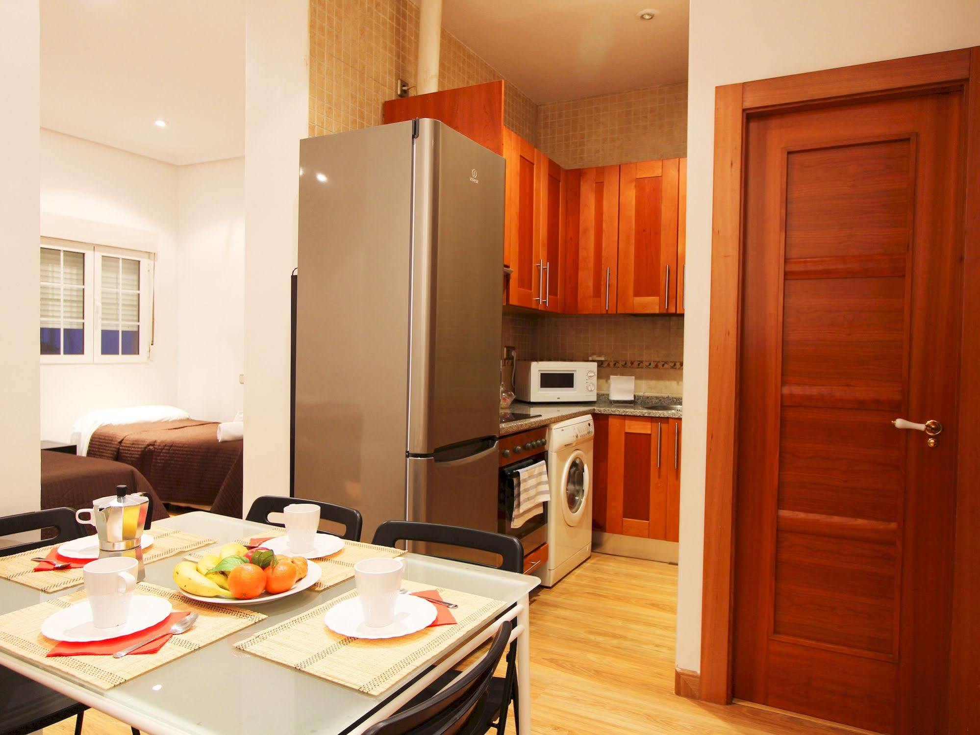 Apartamentos Good Stay Prado Madrid Ngoại thất bức ảnh