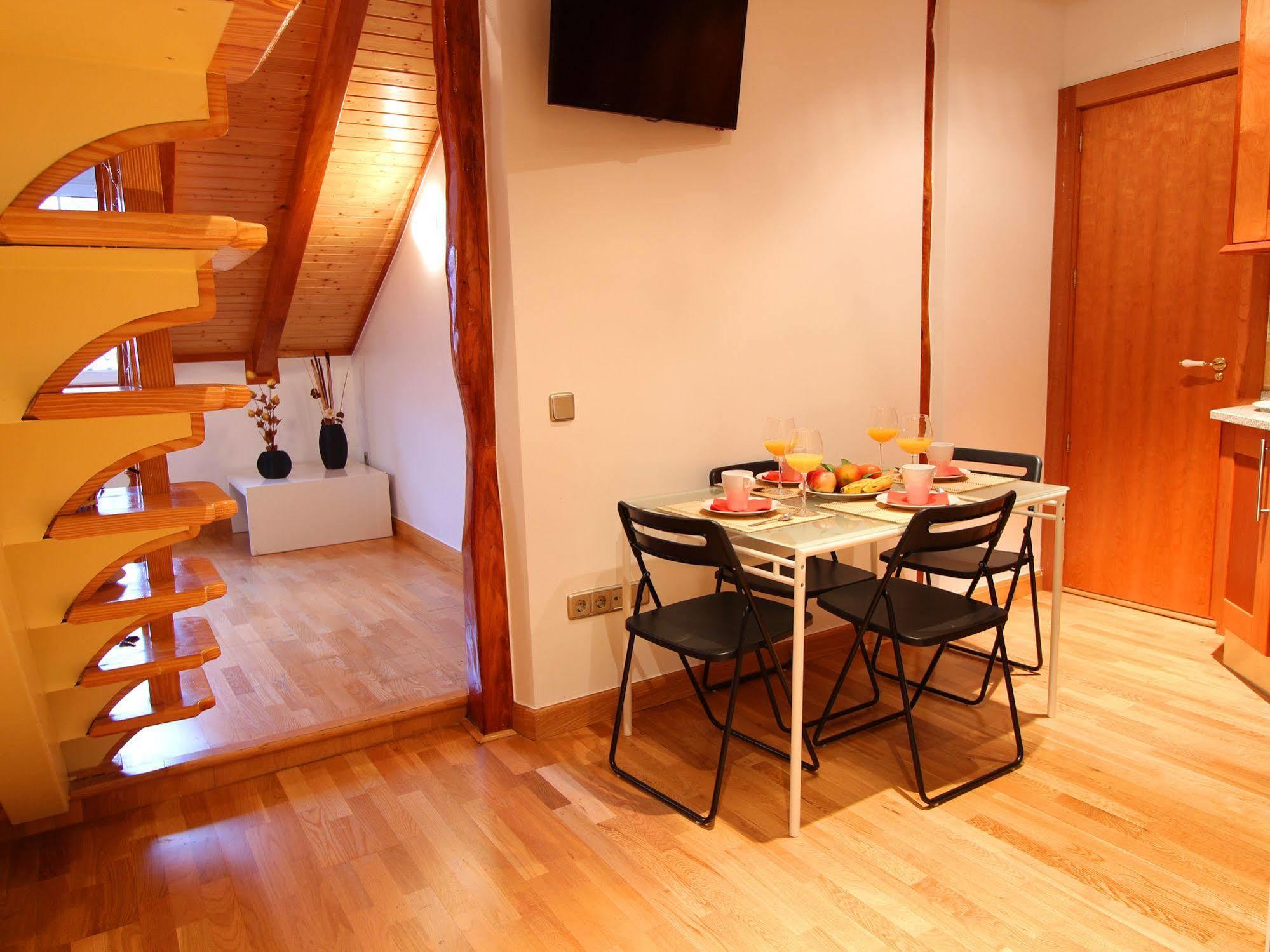 Apartamentos Good Stay Prado Madrid Ngoại thất bức ảnh