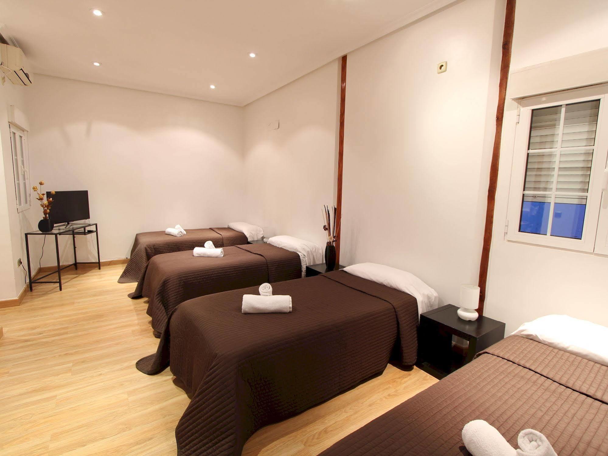 Apartamentos Good Stay Prado Madrid Ngoại thất bức ảnh
