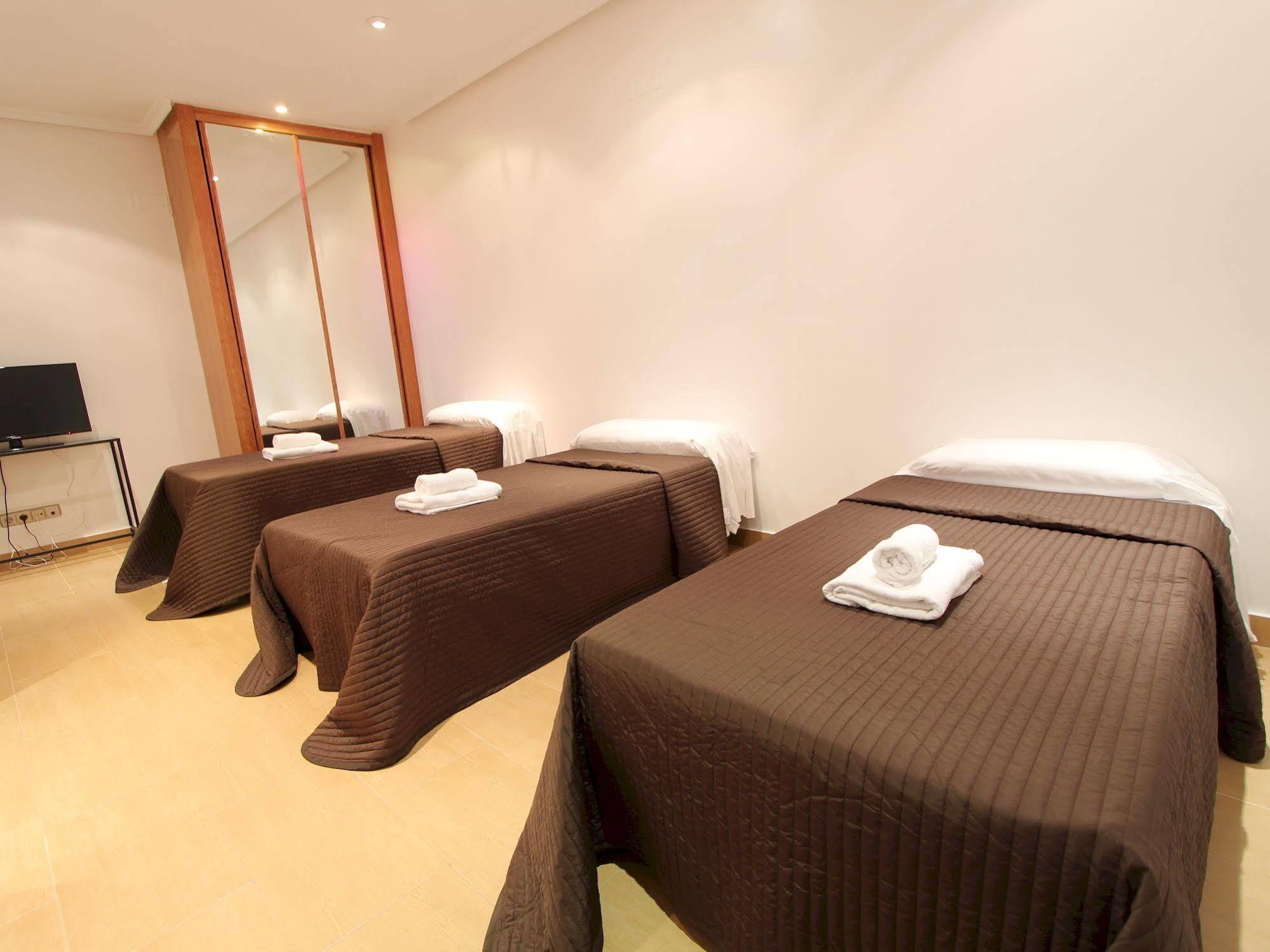 Apartamentos Good Stay Prado Madrid Ngoại thất bức ảnh