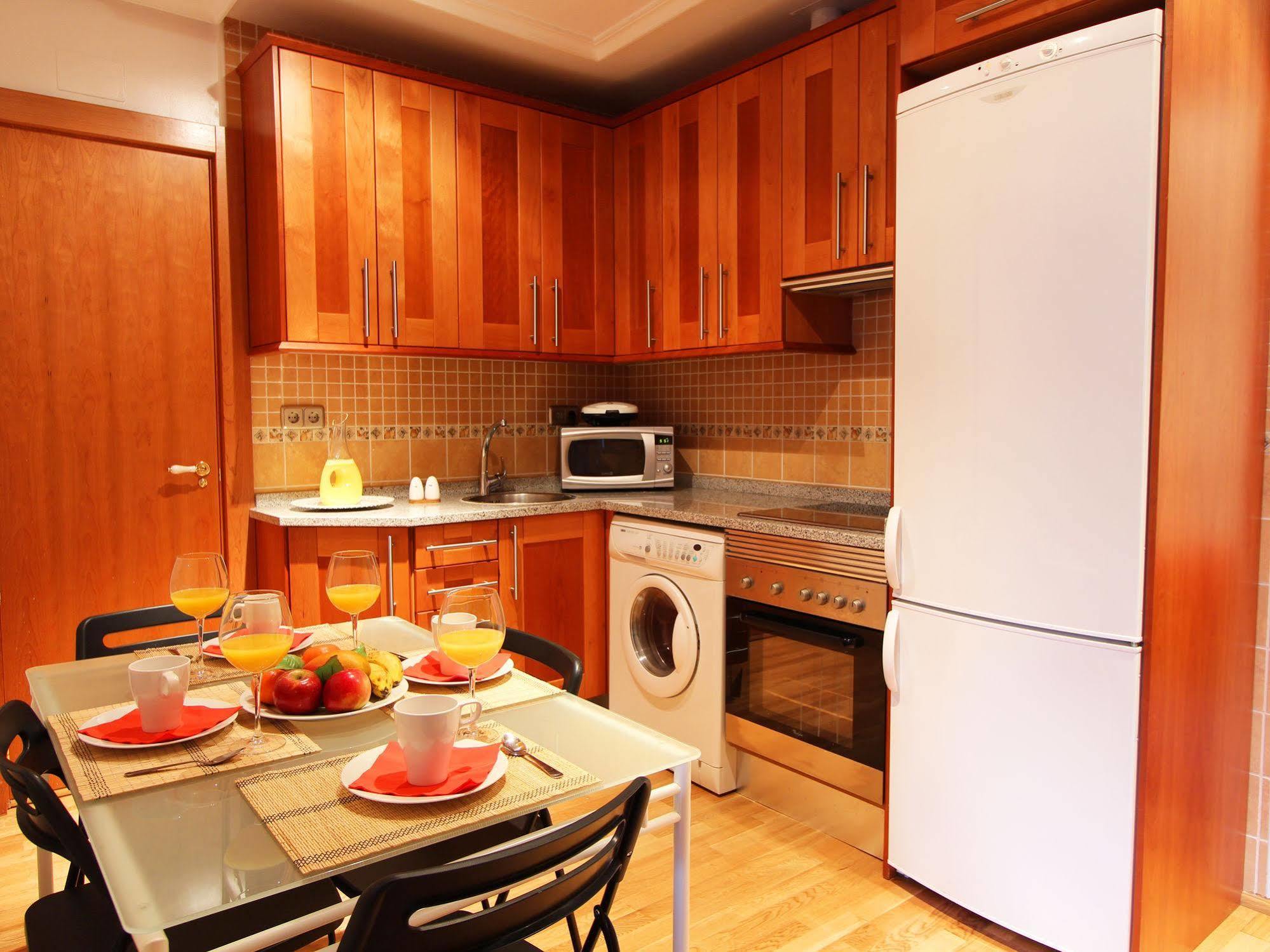 Apartamentos Good Stay Prado Madrid Ngoại thất bức ảnh